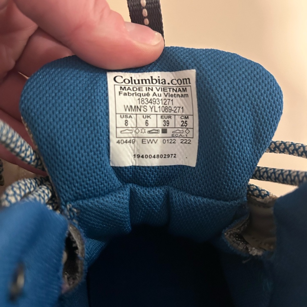 Columbia newton ridge women’s hiking boots - Picture 2 of 5